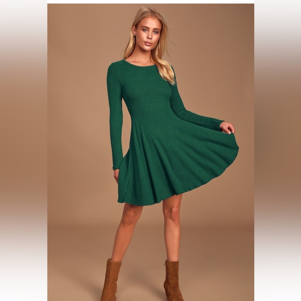 Fit and flare Lulu’s dress - NEW WITH TAGS size S green